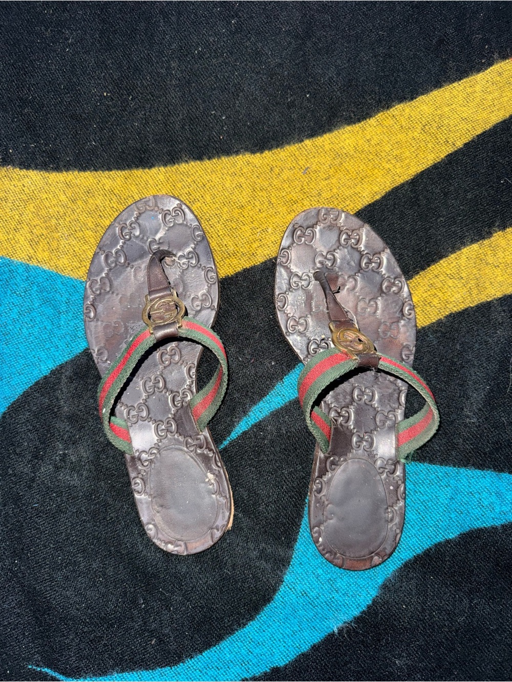 Authentic Gucci Brown Leather Thong Sandals with Green-Red Web Stripe size 8